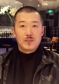 张卫东