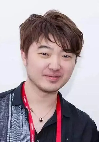 吴彤