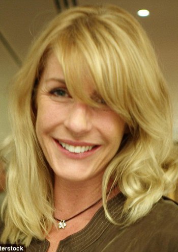 Lisa Hogan