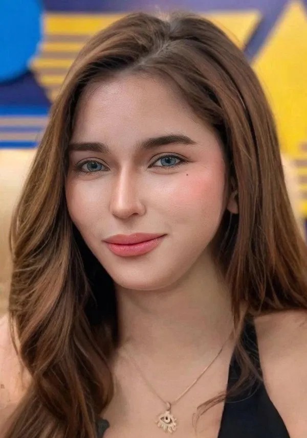 Roxanne De Vera