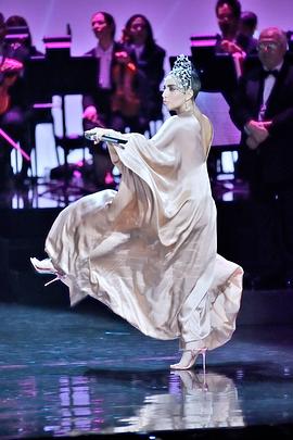 Tony Bennett and Lady Gaga Cheek to Cheek Live