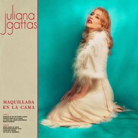 Maquillada en la cama