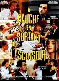 À gauche en sortant de l’ascenseur