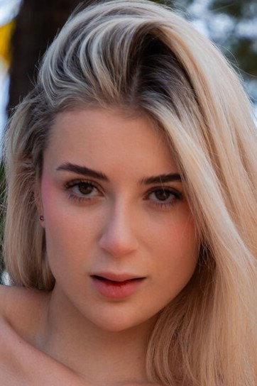 Angelique Rose
