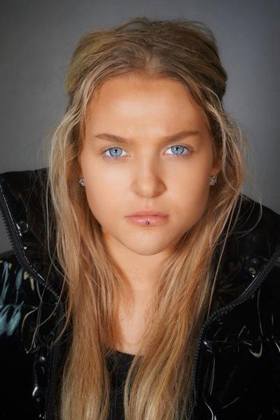 Leah Rhodes